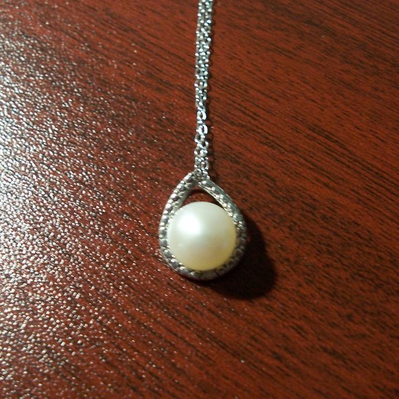 Pearl Necklace - Picture 6 of 6